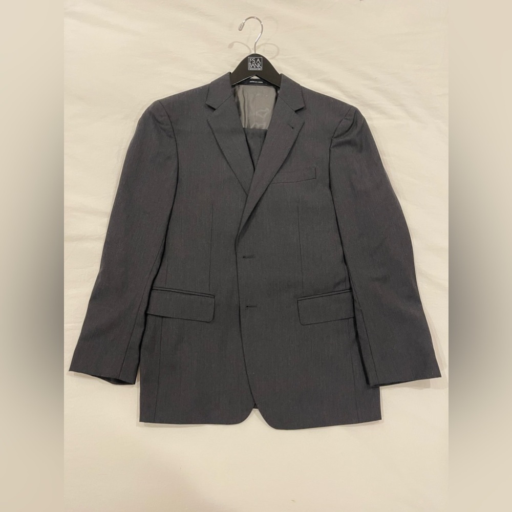 Jos. A. Bank Men 1905 Grey Collection Tailored Fit Suit (jacket and pants)